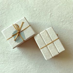 White gift boxes - new in packaging